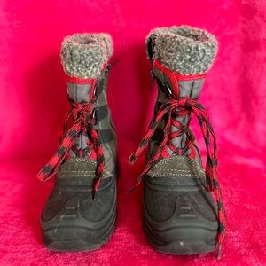 Girls Size 2M Gray & Red Snow Boots